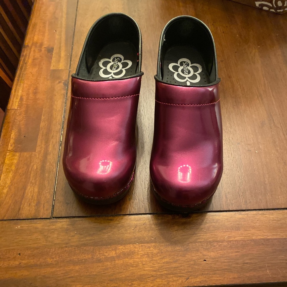 Sanita Metallic Clogs